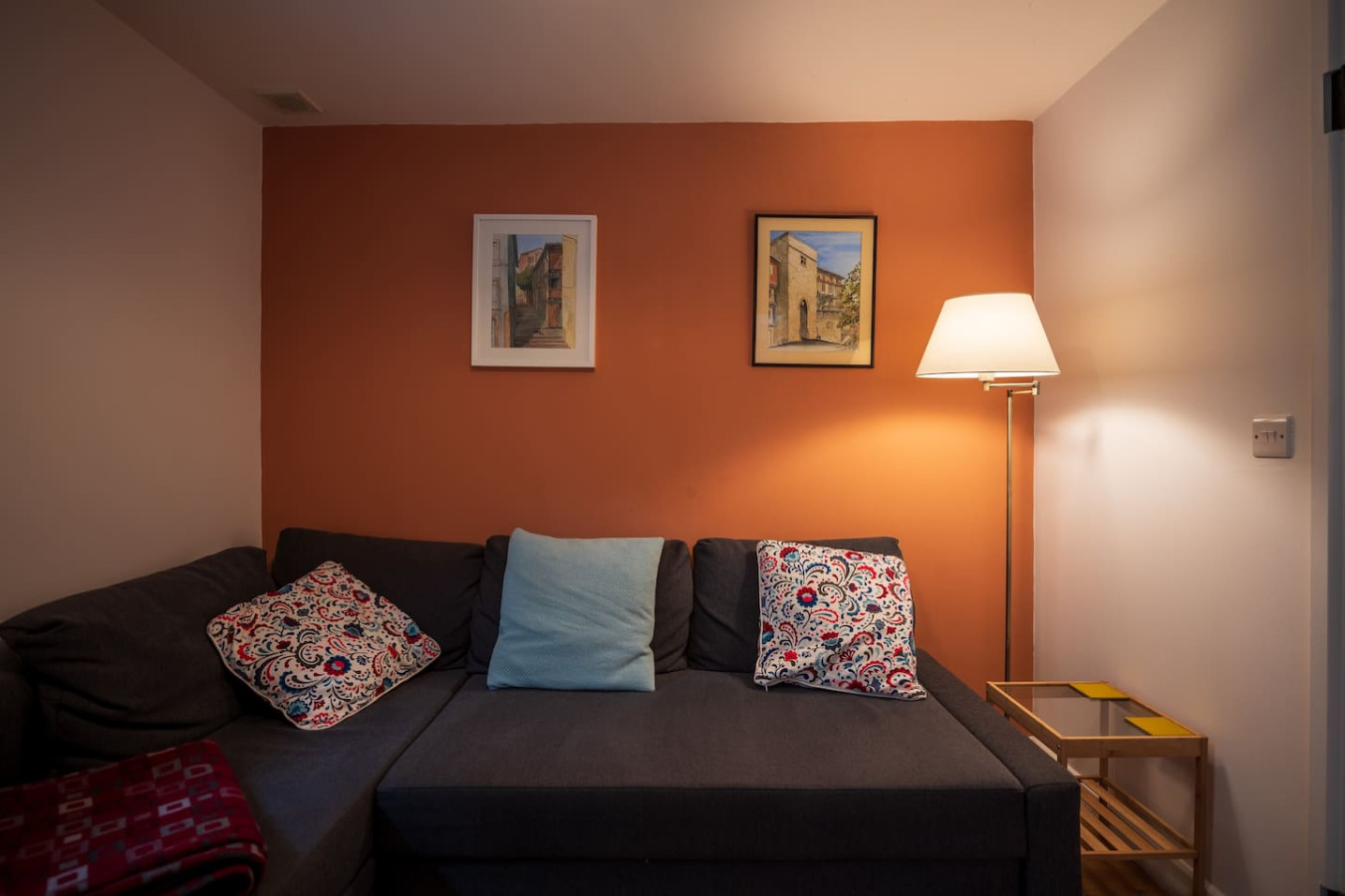 riverside-bothy-in-heart-of-scenic-harbour-village/