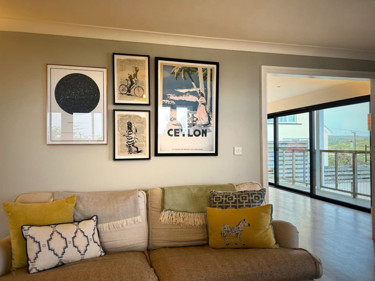 5-bed-coastal-retreat-w-studio-sauna-and-sea-views/