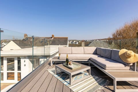 Luxury Family Beachside Home inc Hot Tub & Parking