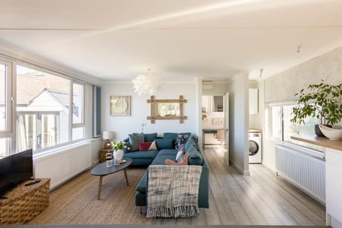 Luxury Family Beachside Home inc Hot Tub & Parking