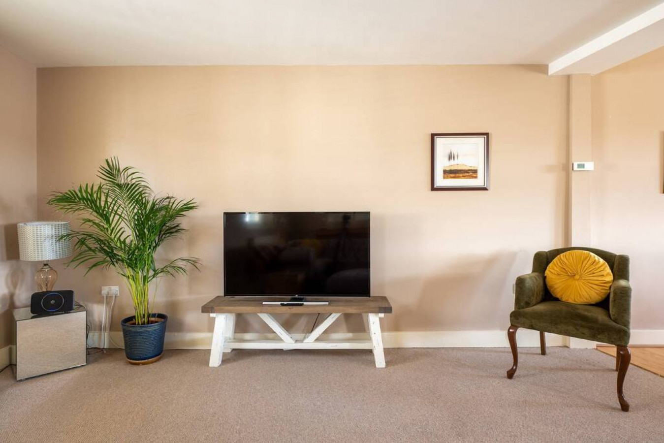 No.64 Narberth · Stylish & Spacious Apartment in Heart of Narberth