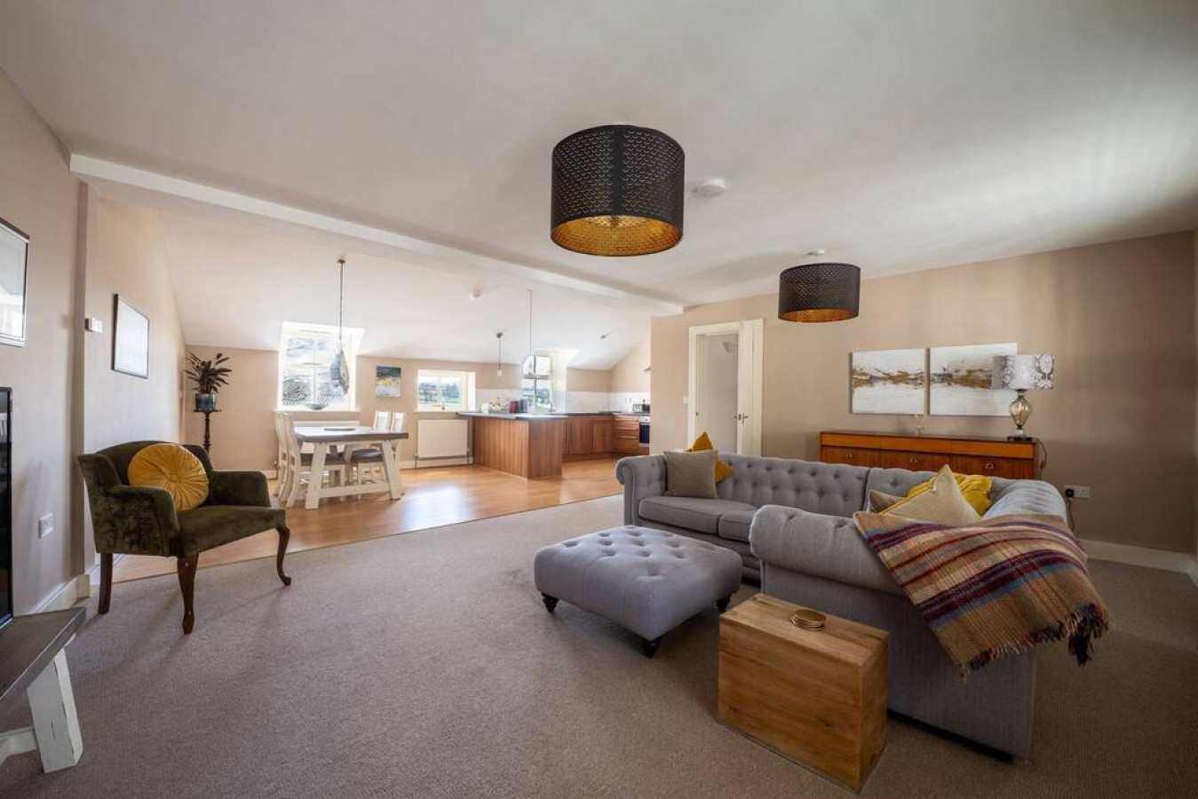 No.64 Narberth · Stylish & Spacious Apartment in Heart of Narberth