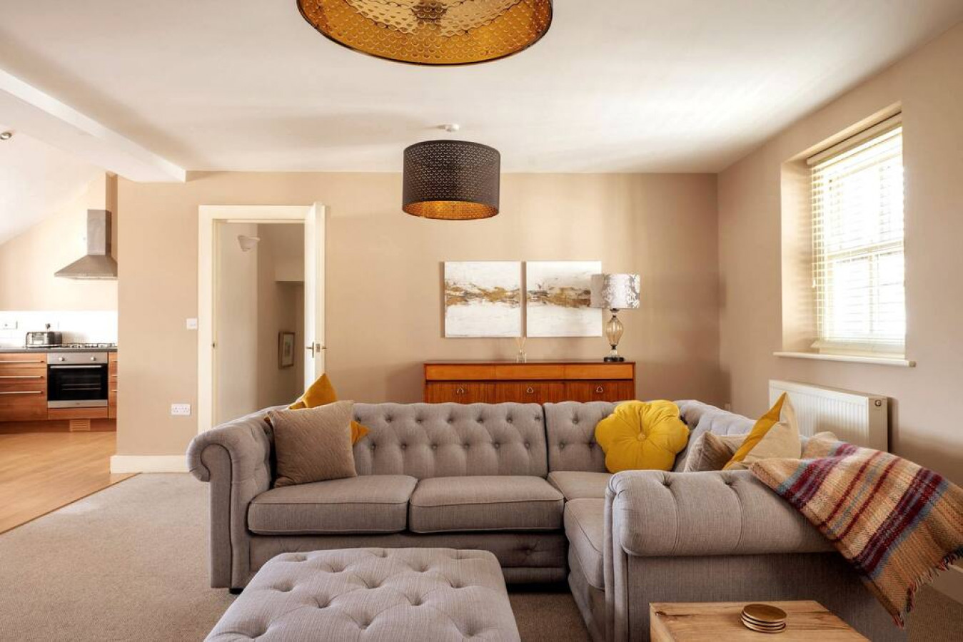 No.64 Narberth · Stylish & Spacious Apartment in Heart of Narberth