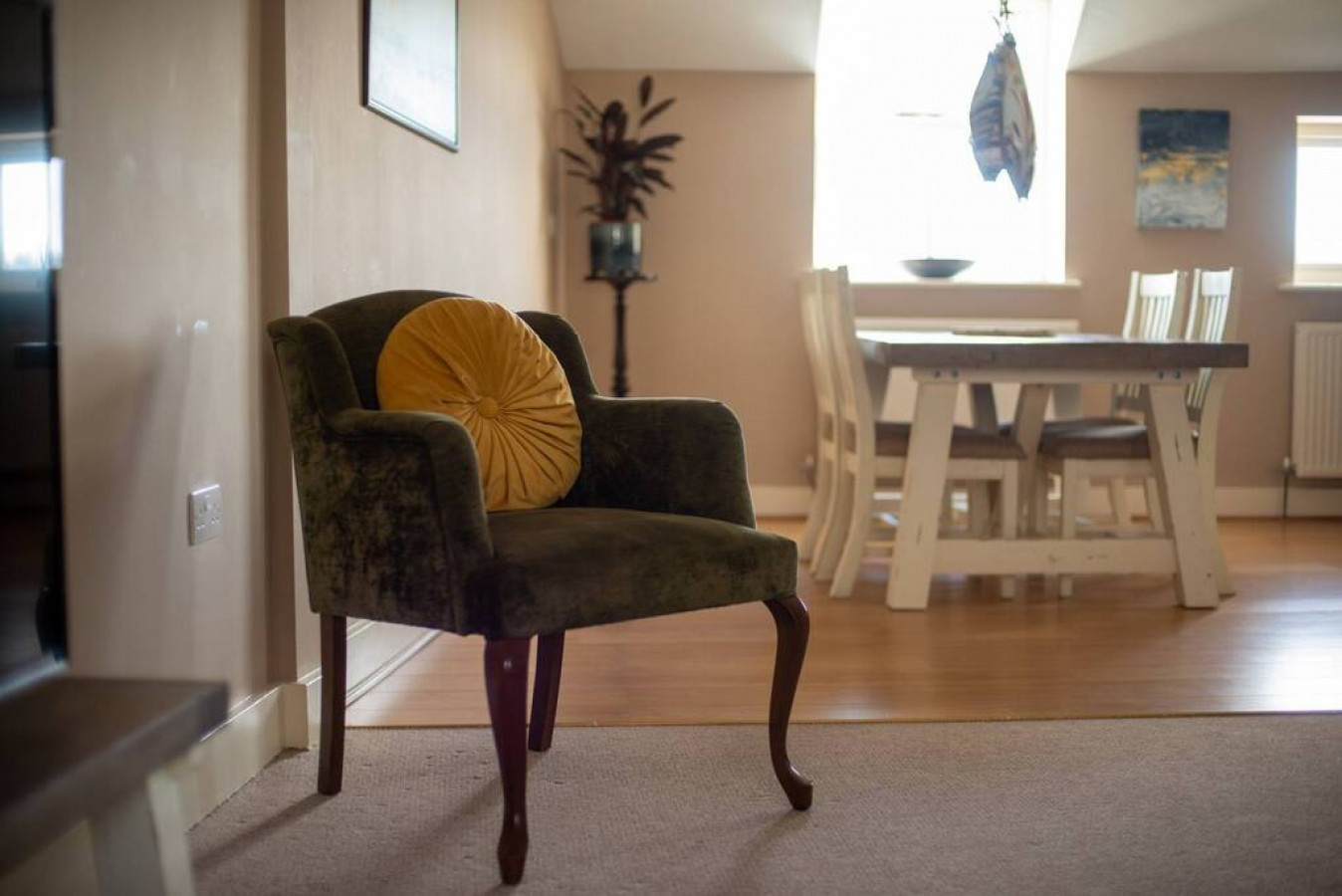 No.64 Narberth · Stylish & Spacious Apartment in Heart of Narberth