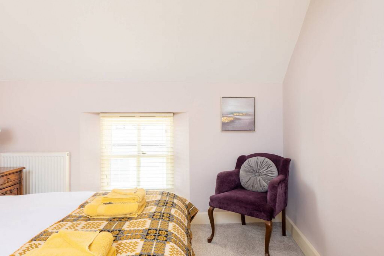 No.64 Narberth · Stylish & Spacious Apartment in Heart of Narberth