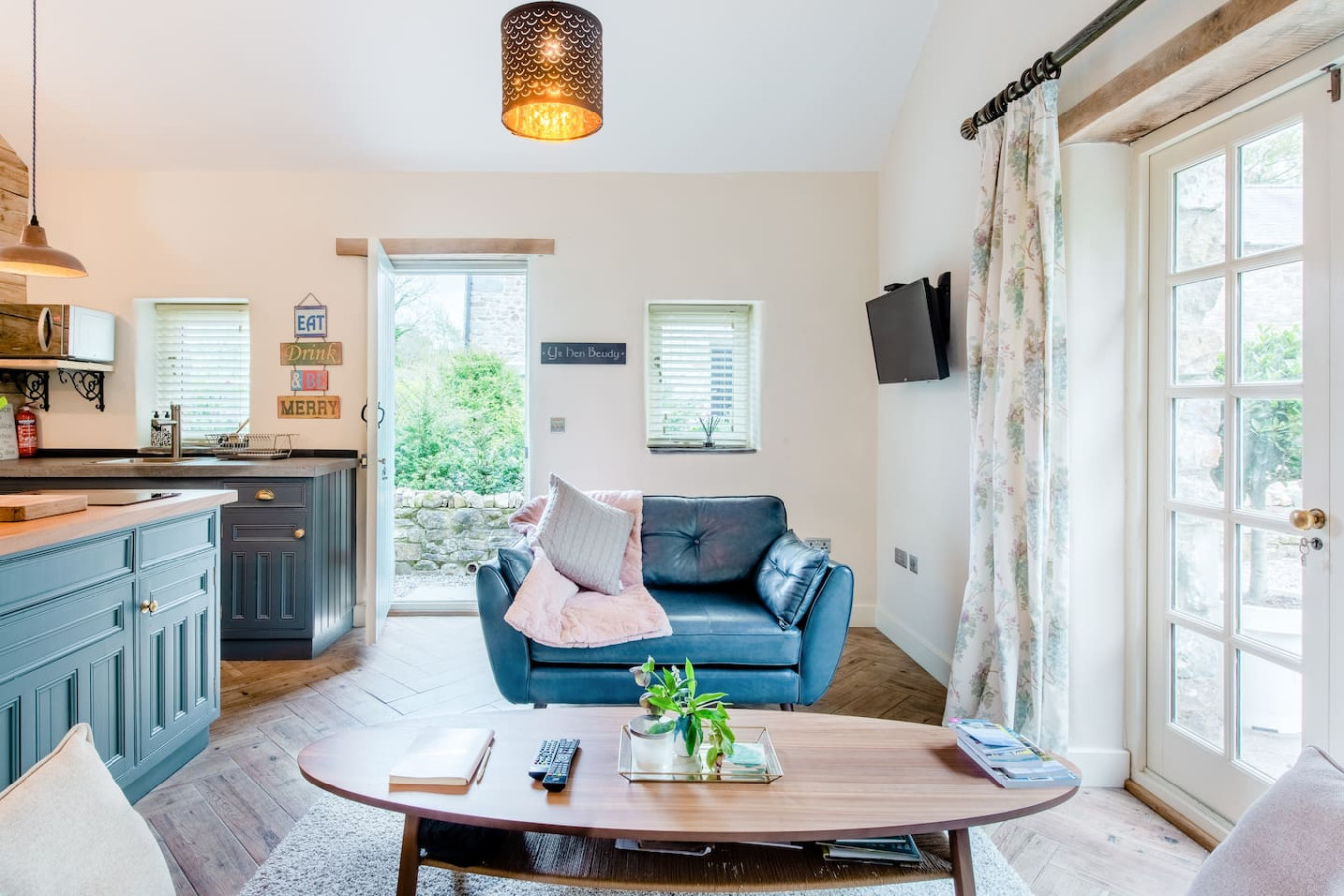 the-cow-shedluxury-barn-moments-from-narberth/