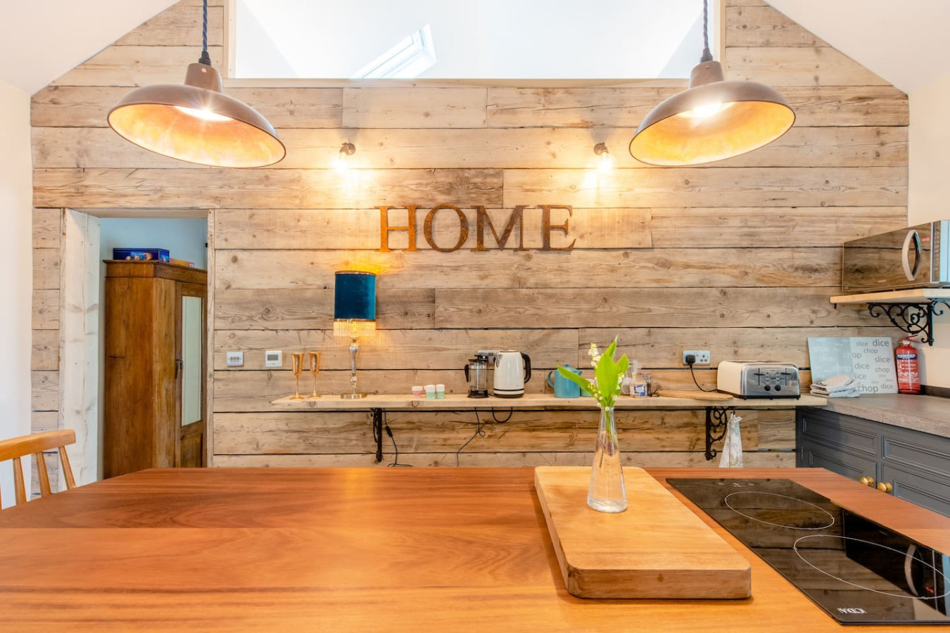 the-cow-shedluxury-barn-moments-from-narberth/