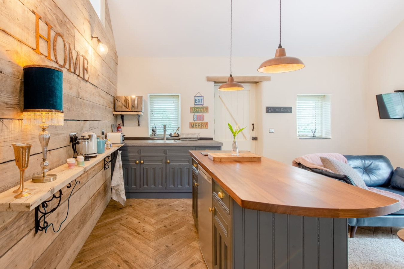 the-cow-shedluxury-barn-moments-from-narberth/