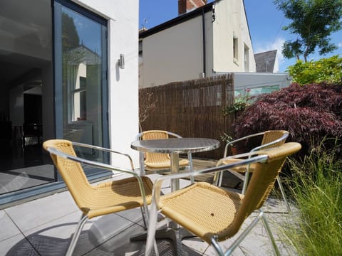 Spacious Pontcanna House | Garden | Sleeps 8