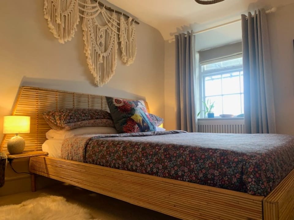 Elegant Dolgellau Townhouse with Mountain Backdrop - Dolgellau