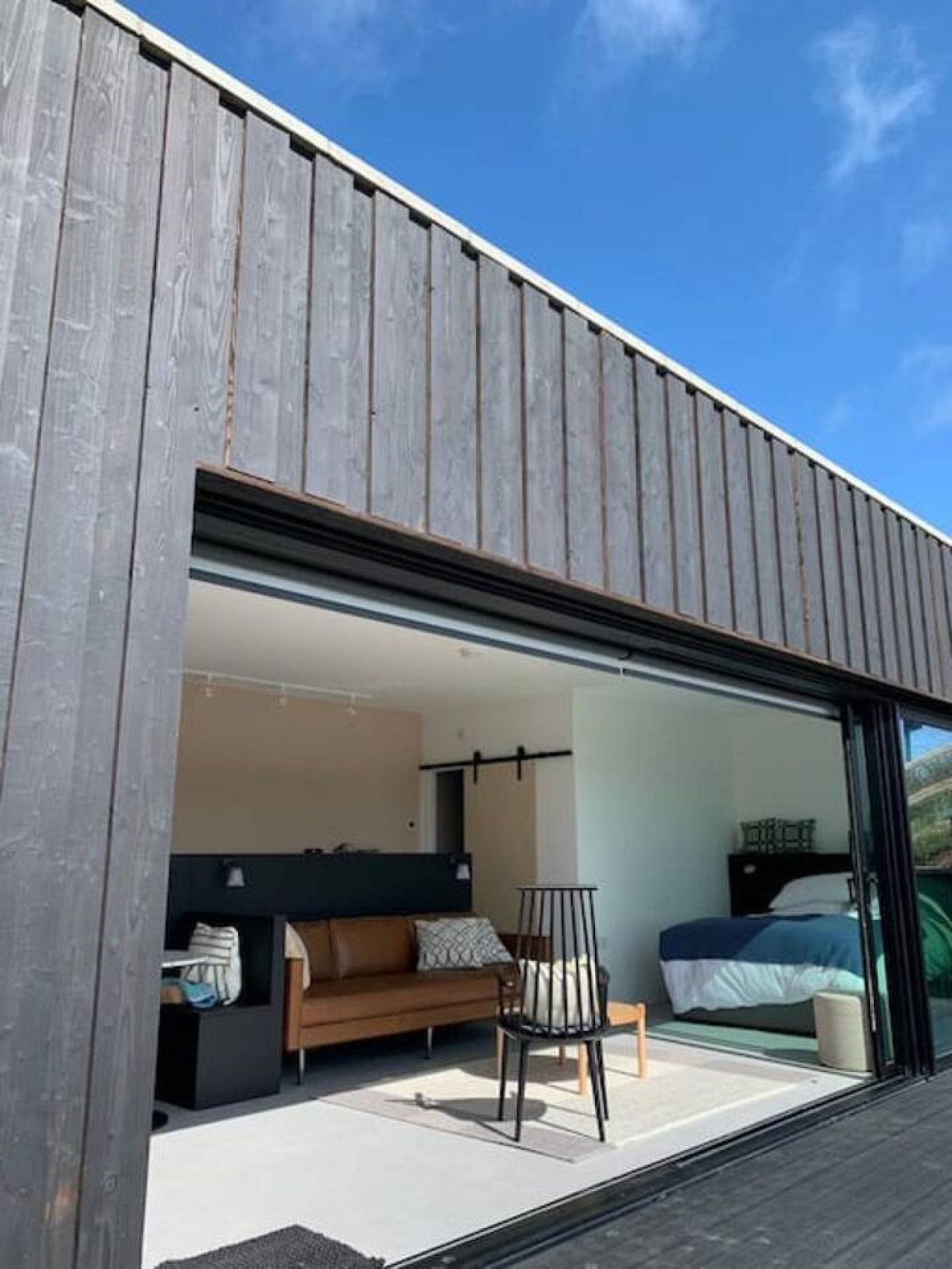 subterranean-studio-with-panoramic-views-and-sauna/