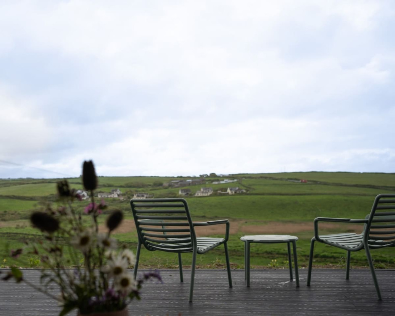 subterranean-studio-with-panoramic-views-and-sauna/