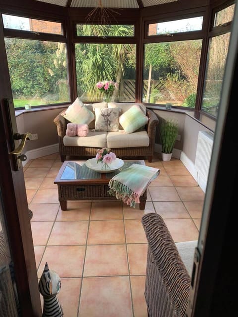 Spacious 2 BR home close to town & coast + parking