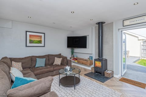 Family-Friendly Retreat between Beach & Mountains