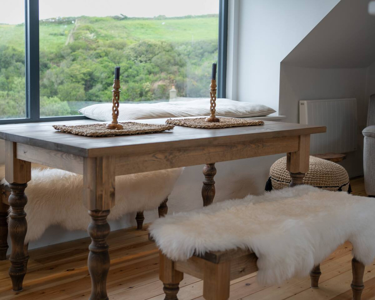 cliff-top-cottage-on-coast-path-wpanoramic-views/