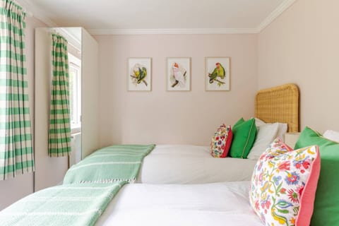 Cosy Family Barn Getaway near Pewsey & Woodborough