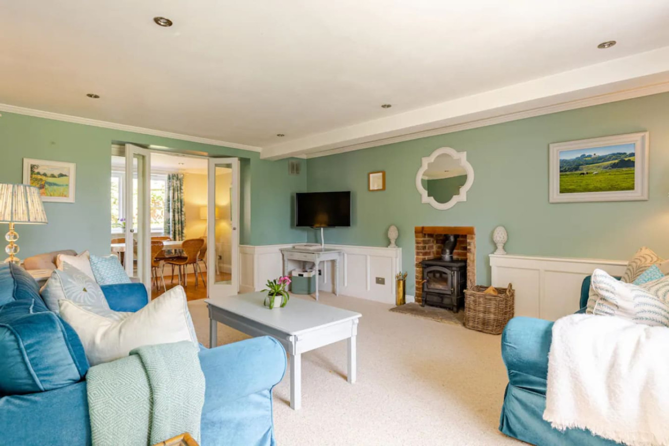 Cosy Family Barn Getaway near Pewsey & Woodborough