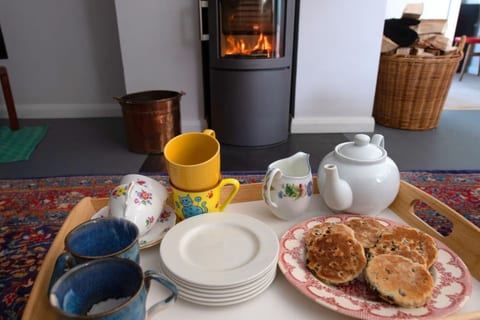 Peaceful Getaway Near Marloes & Skomer with Garden