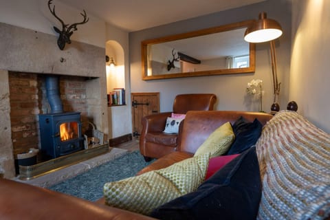 Cosy Matlock Cottage | with Fireplace & Pets