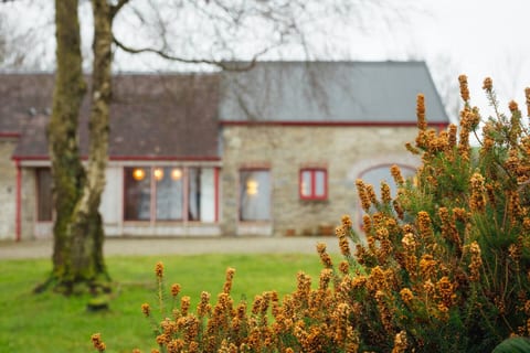 Luxe Stargazers Barn; Close to Coast, Town, Trails