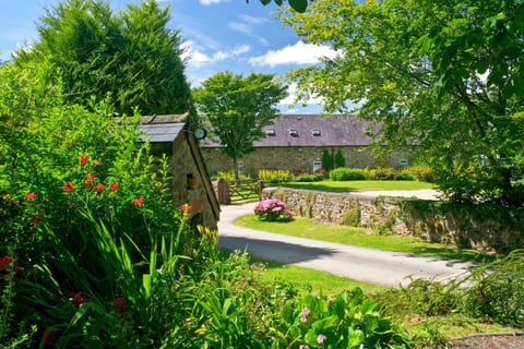 Spacious Cottage with Pool Near Coastal Trails