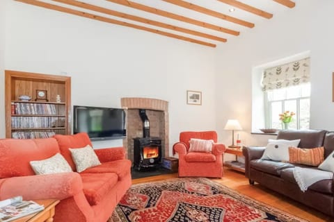 The Old Buttery | Cosy Countryside Cottage