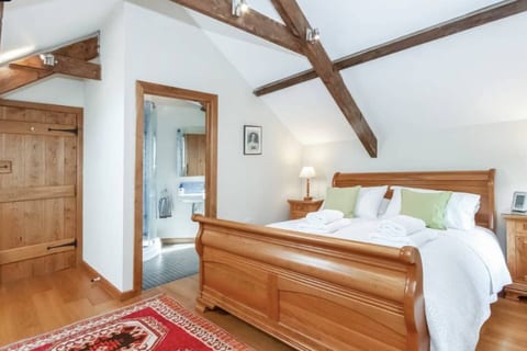 The Old Buttery | Cosy Countryside Cottage