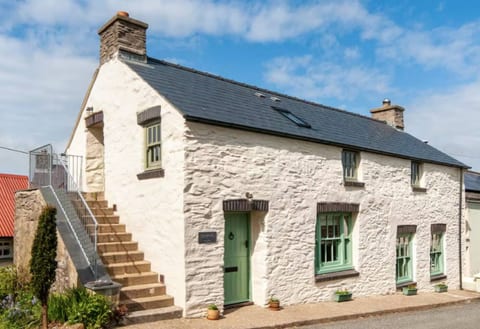 The Old Buttery | Cosy Countryside Cottage