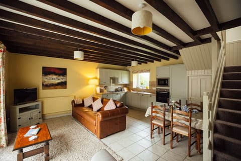Cosy Cottage by Scolton Manor with Indoor Pool