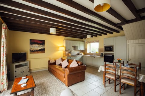 Cosy Cottage by Scolton Manor with Indoor Pool