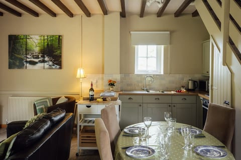 Secluded Garden Cottage with Indoor Pool & Sauna