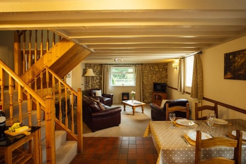 Escape to Pembrokeshire: Cottage with Pool & Sauna