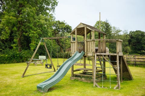 Cozy Pembrokeshire Cottage – Pool, Gym & Play Area
