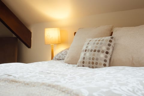 Cozy Pembrokeshire Cottage – Pool, Gym & Play Area