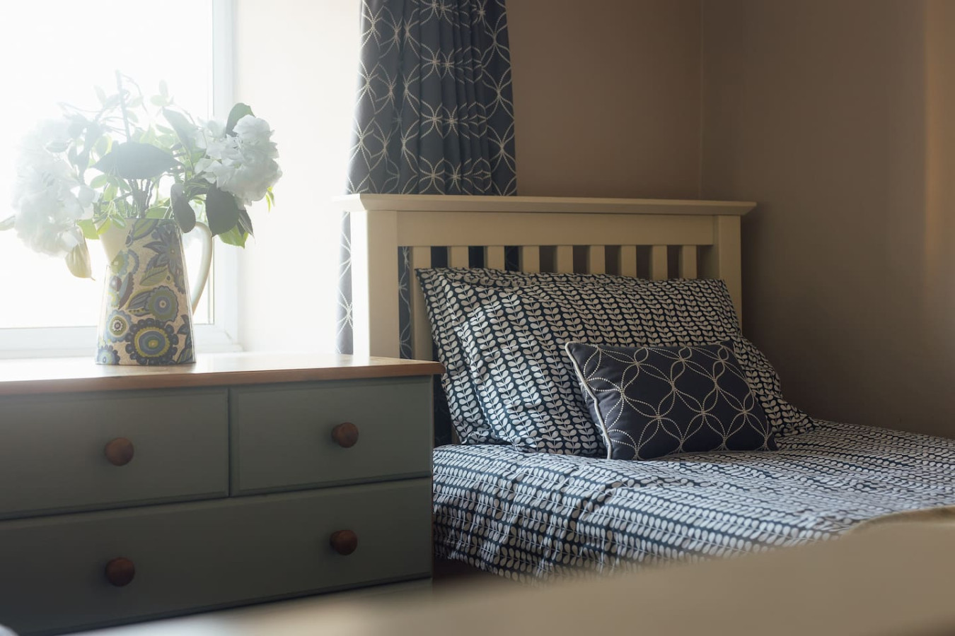 an-idyllic-countryside-cottage-stay-near-the-sea/