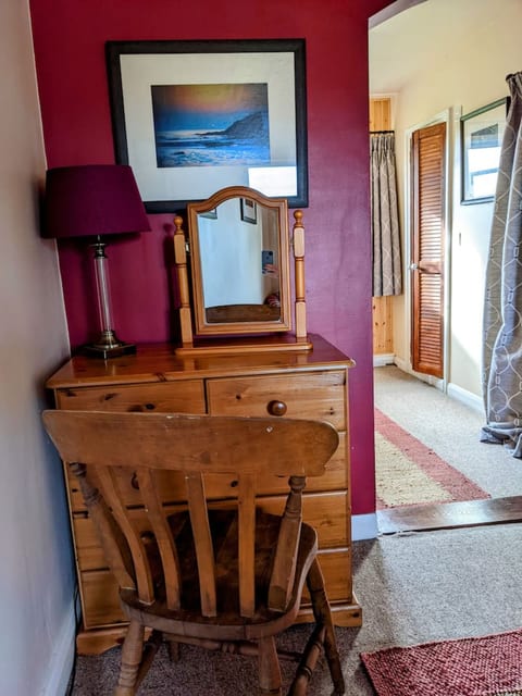 An idyllic Countryside Cottage Stay, near the Sea