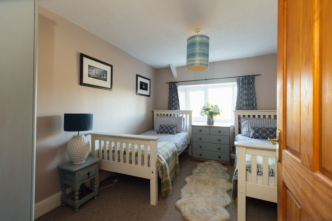 an-idyllic-countryside-cottage-stay-near-the-sea/