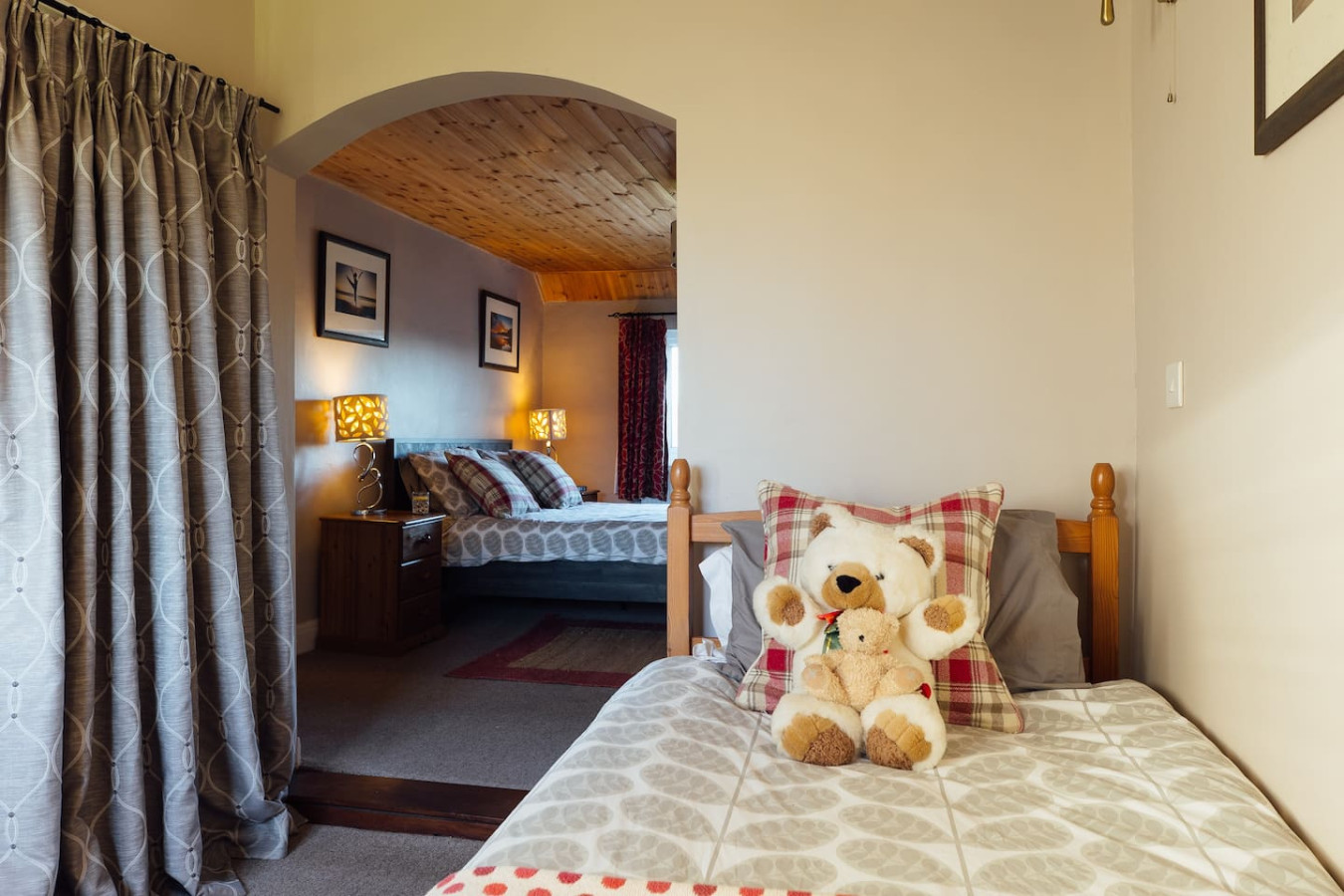 an-idyllic-countryside-cottage-stay-near-the-sea/