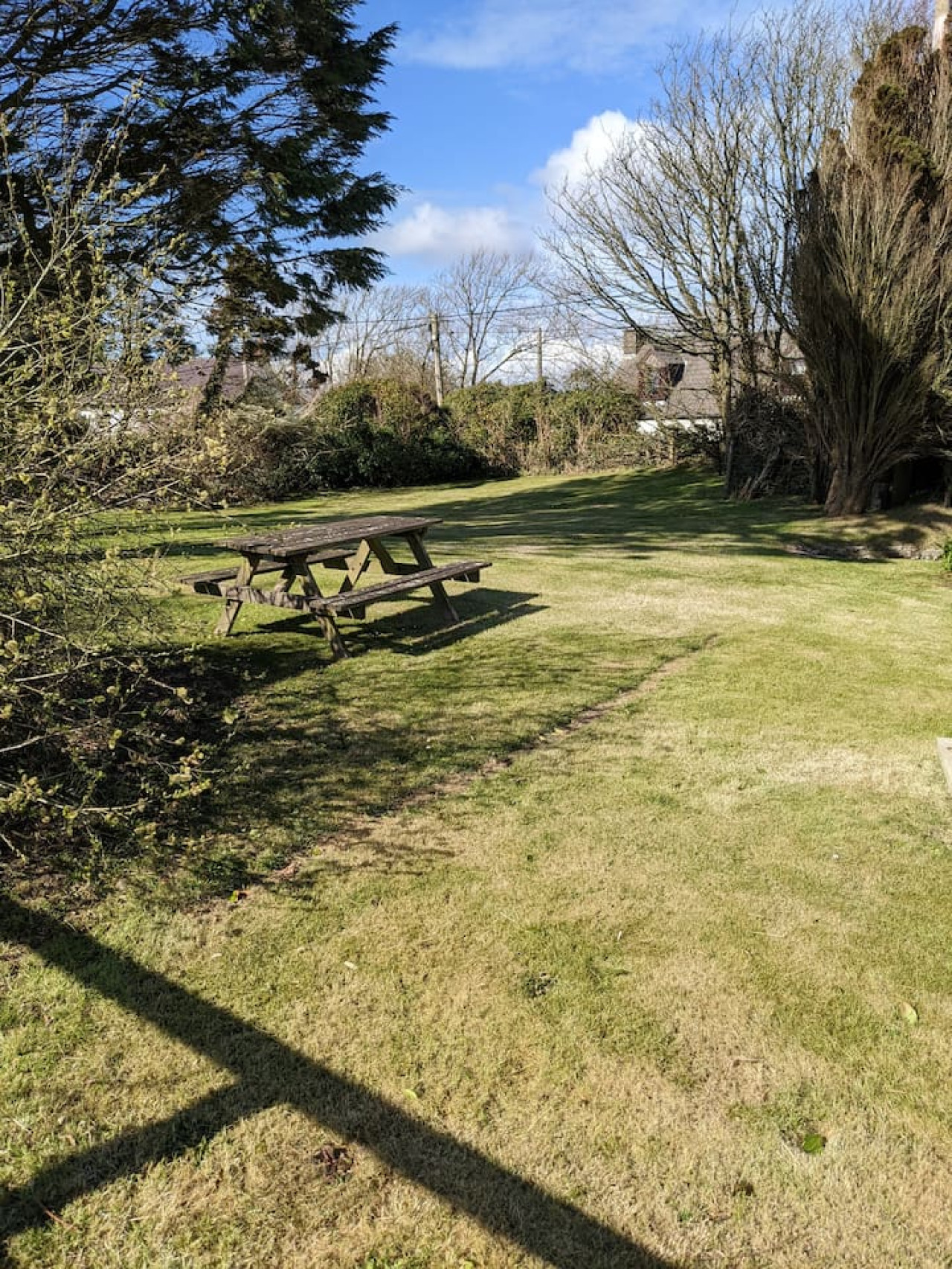 an-idyllic-countryside-cottage-stay-near-the-sea/