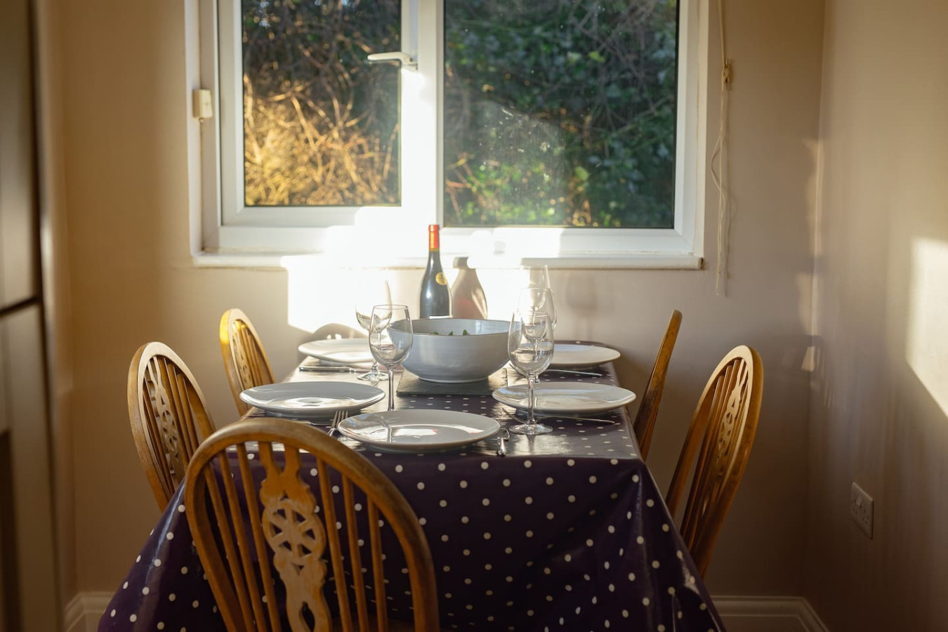 an-idyllic-countryside-cottage-stay-near-the-sea/