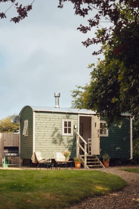 The Charming Jasmine Shepherd's Hut, Pembrokeshire