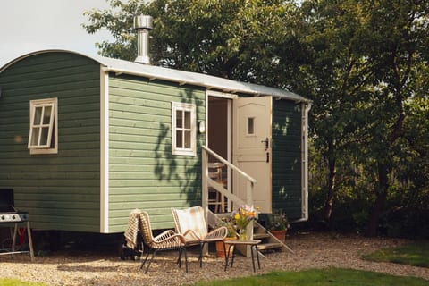 The Charming Jasmine Shepherd's Hut, Pembrokeshire
