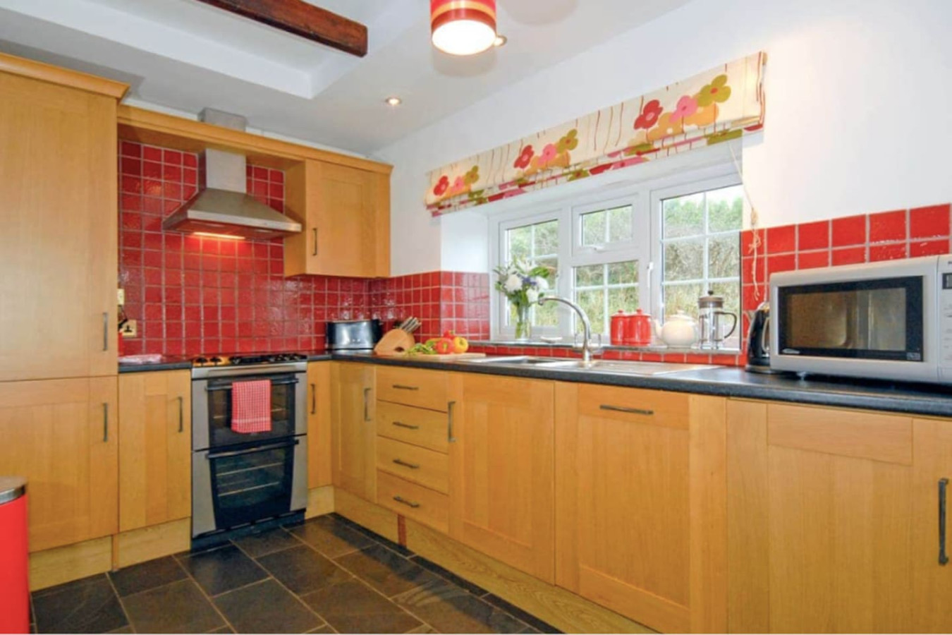 quaint-stone-farm-retreat-in-pembrokeshire/