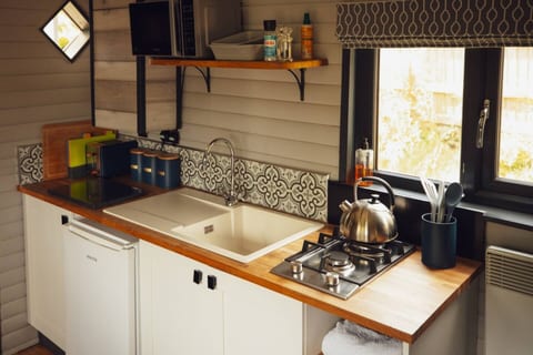 Stylish Shepherd’s Hut Retreat | Pembrokeshire