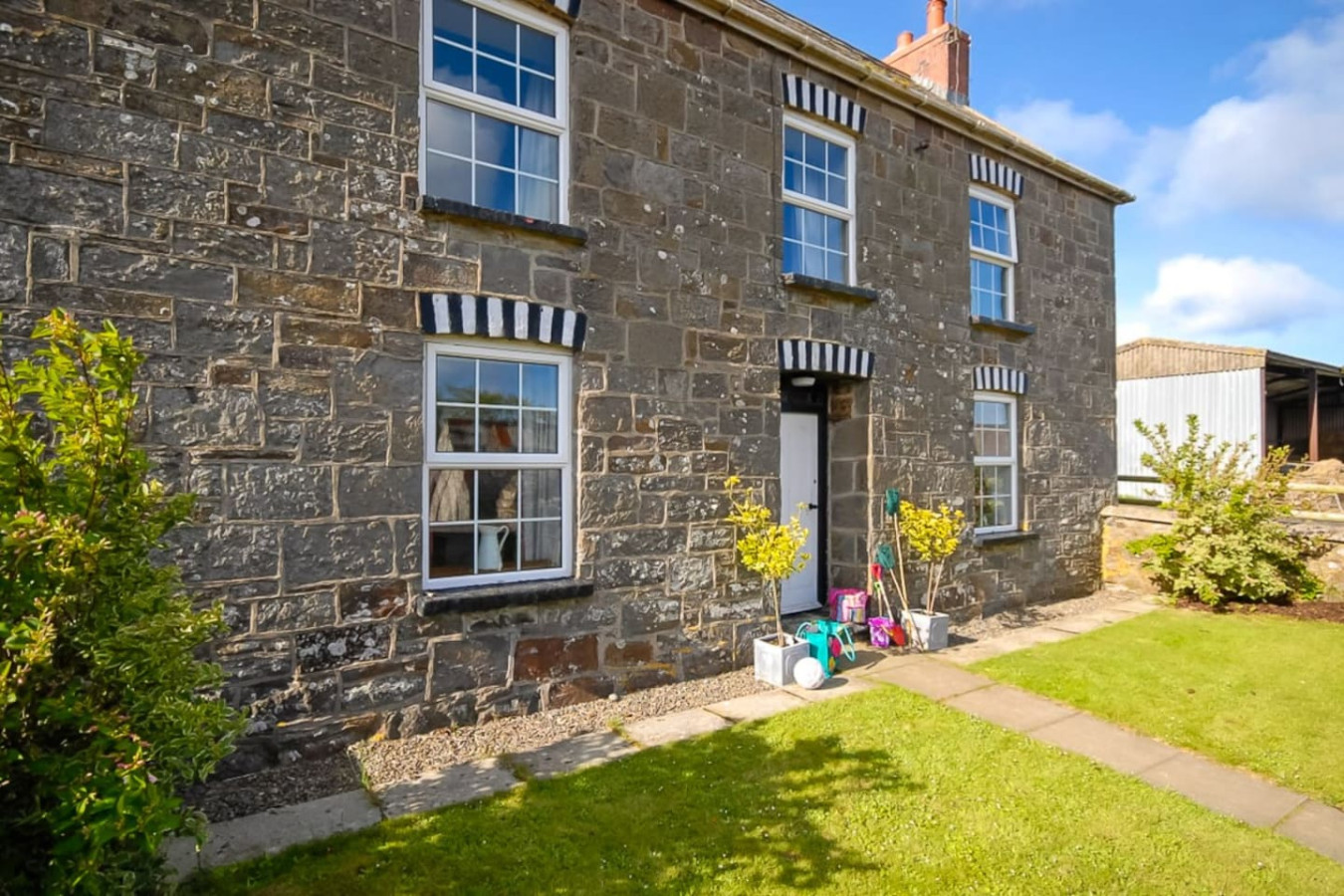 heritage-farmhouse-haven-by-the-sea-pembrokeshire/