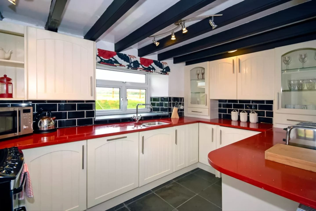 heritage-farmhouse-haven-by-the-sea-pembrokeshire/