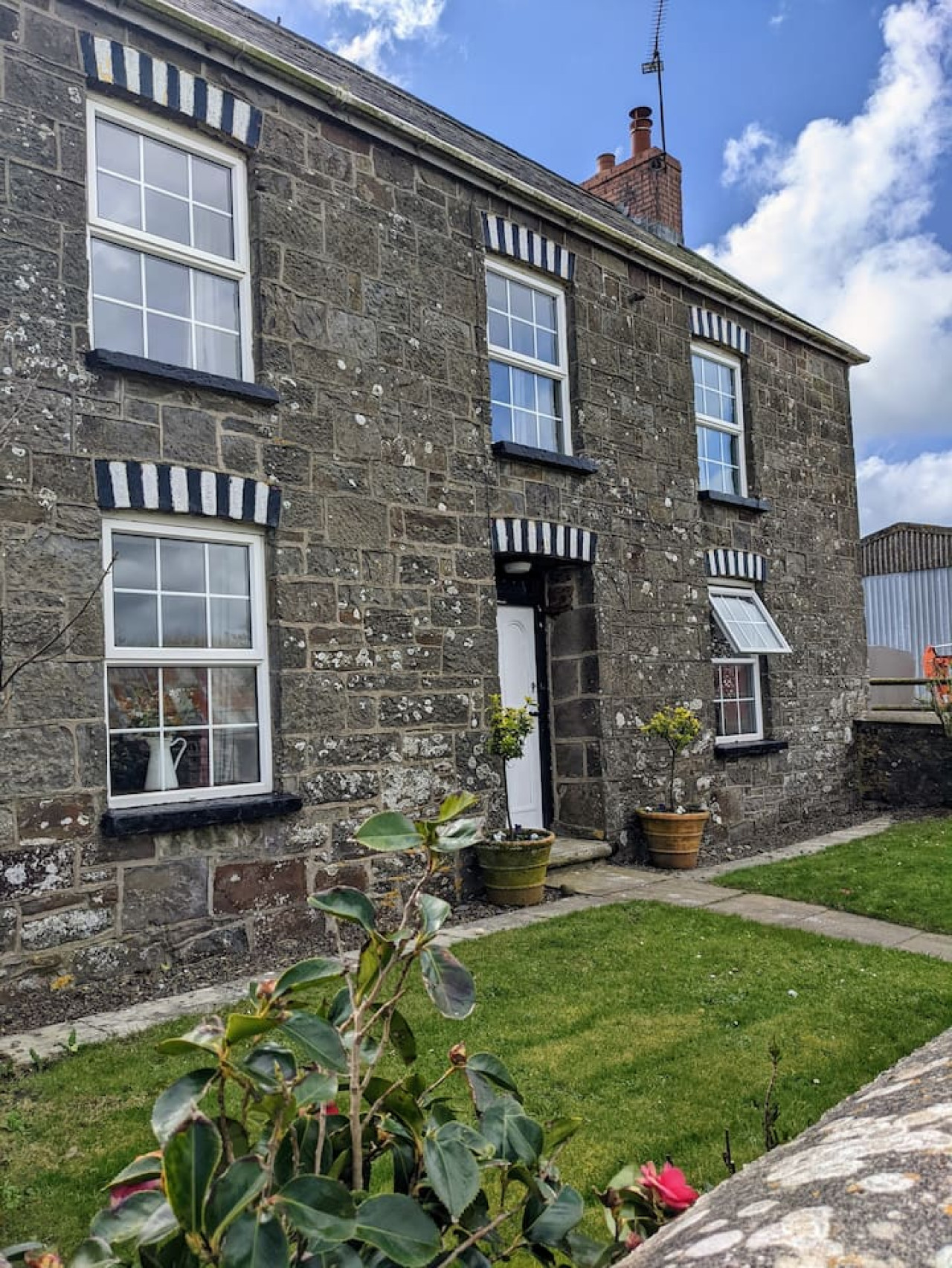heritage-farmhouse-haven-by-the-sea-pembrokeshire/