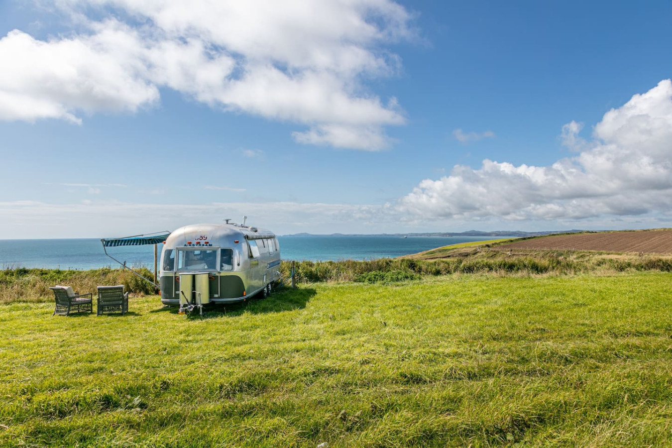 seabreeze-airstream-overlander-in-pembrokeshire/