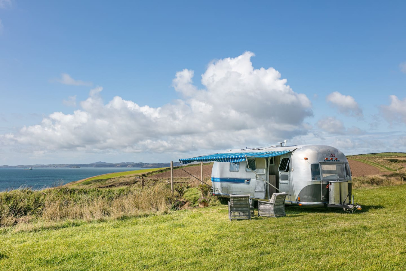 seabreeze-airstream-overlander-in-pembrokeshire/