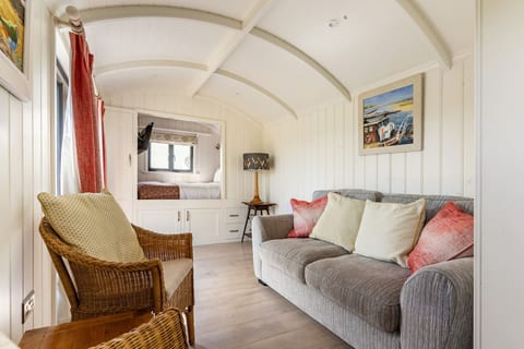Double Shepherd's Hut Hideaway - Pembrokeshire